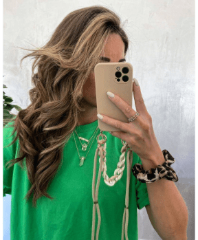 Liquid silikonski ovitek za iPhone 14 Pro - bež z vrvico in zapestnico - slika 3
